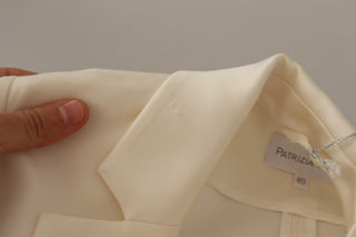 Blazer cruzado de viscosa color blanco roto con mangas largas