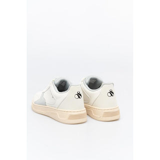 Weiße Low-Top-Sneaker