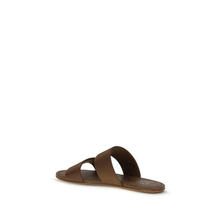 Sandalias planas de seda marrón