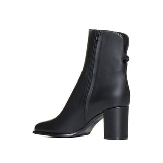 Ankle Boots aus schwarzem Kalbsleder