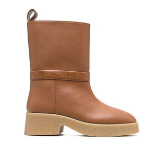 Braune Stiefeletten aus Polyethylen