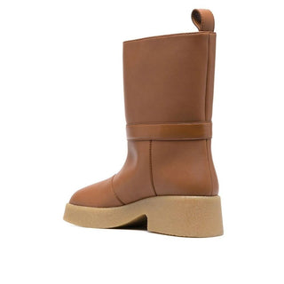 Braune Stiefeletten aus Polyethylen