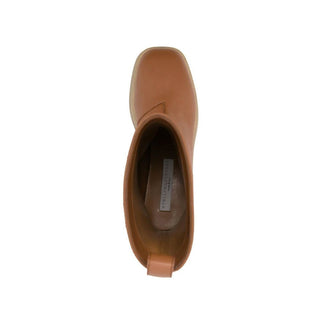 Braune Stiefeletten aus Polyethylen