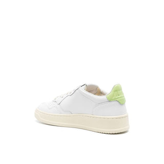 Zapatillas bajas de cuero blancas