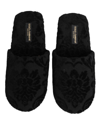 Zapatillas planas negras con logo bordado