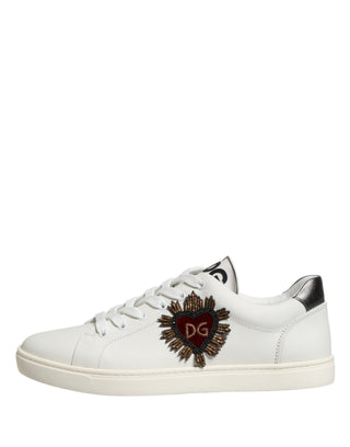 Zapatillas blancas de cuero con parche de Sagrado Corazón