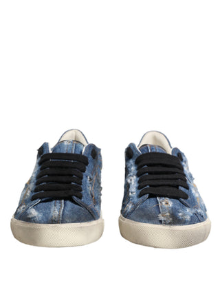 Zapatillas bajas azules de mezclilla desgastada