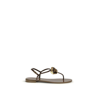 Braune flache Sandalen aus Edelstahl