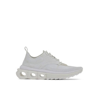 Weiße Nylon-Sportschuhe