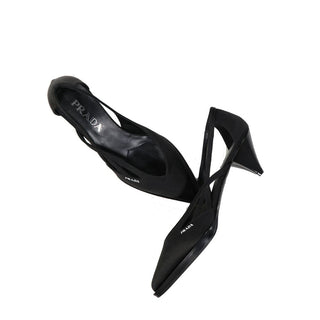 Schwarze Seidenpumps mit mittelhohem Absatz