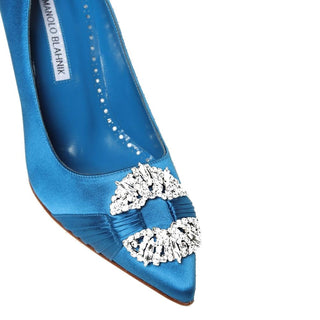 Blaue Seiden-High-Heel-Pumps
