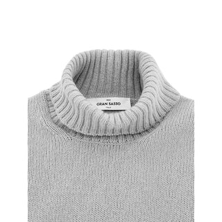 Grauer Wollrollkragenpullover