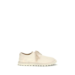 Weiße Oxford und Derby Baumwollschuhe