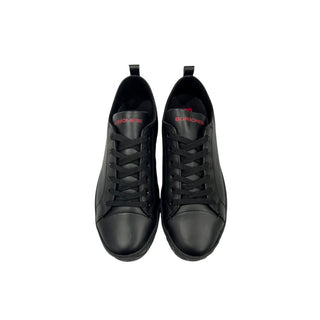 Zapatilla para hombre de cuero negro