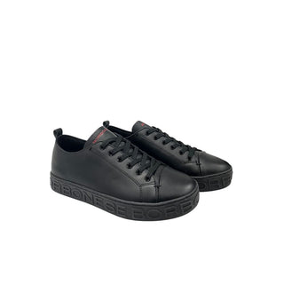 Zapatilla para hombre de cuero negro