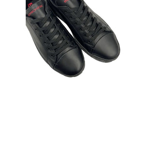Zapatilla para hombre de cuero negro