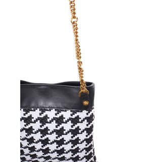 Bolso de hombro de cuero y textil blanco y negro