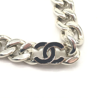 Collar de Cadena Curb en Tono Plateado