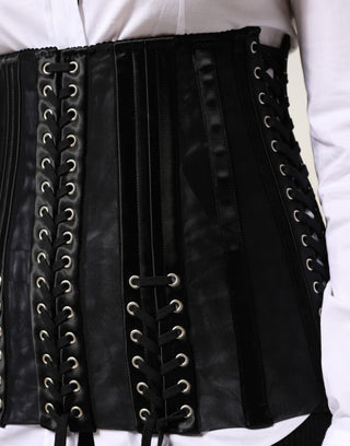 Corsé negro con cordones en la cintura tipo bustier