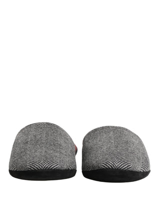 Zapatillas rojas de cachemira gris espiga