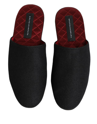Zapatillas rojas acolchadas de lana y cachemira negra