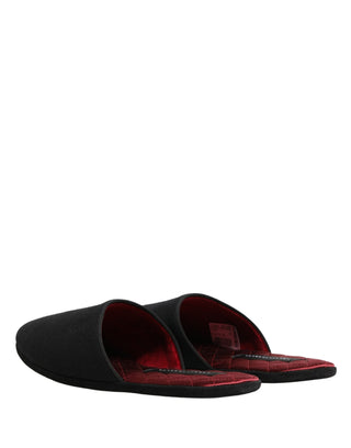 Zapatillas rojas acolchadas de lana y cachemira negra
