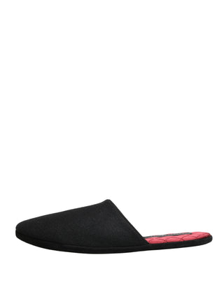 Zapatillas rojas acolchadas de lana y cachemira negra