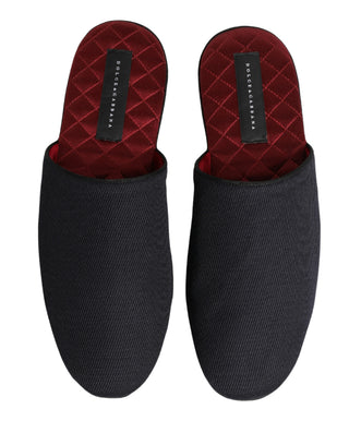 Dunkelblaue Hausschuhe aus Wolle und Baumwolle mit rotem Chevron-Muster