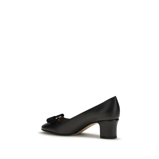 Mid-Heel-Pumps aus Kalbsleder (Bos Taurus) in Schwarz