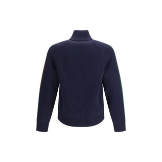 Kleidung aus blauer Wolle