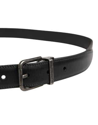 Cinturón clásico de cuero negro para hombre con hebilla metálica