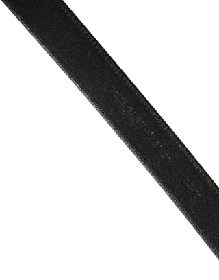 Cinturón clásico de cuero negro para hombre con hebilla metálica