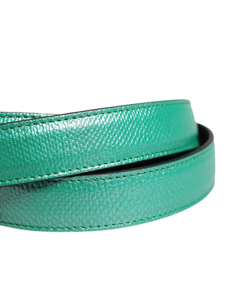 Cinturón para hombre verde clásico de cuero con hebilla metálica  