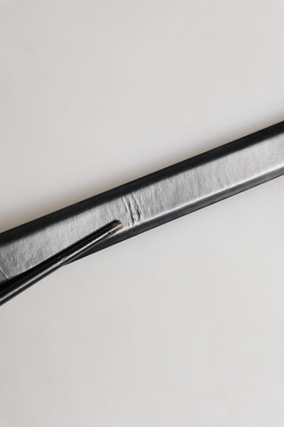 Cinturón clásico para hombre negro de cuero con hebilla metálica  