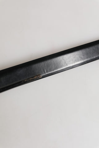 Cinturón clásico para hombre negro de cuero con hebilla metálica  