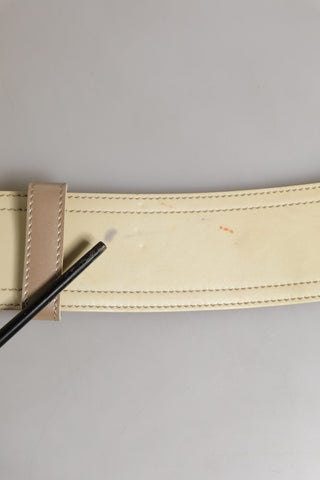 Beigefarbener Ledergürtel mit Logo, breiter Taille und eckiger Schnalle für Damen