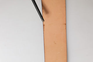 Beiger Gürtel aus Echtleder mit breiter Taille und Metallschnalle