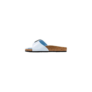 Blaue flache Sandalen aus Kunstleder