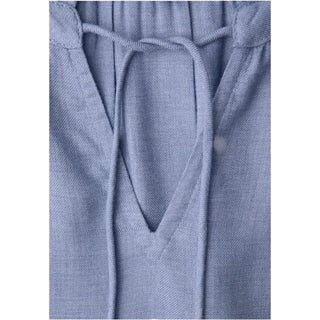 Hellblaue Viskosebluse
