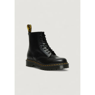 Botas negras de cuero con cordones