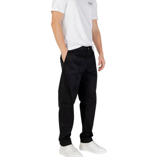 Schwarze, enge Baumwollhose