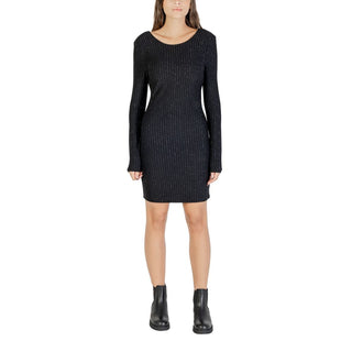Vestido corto negro de poliéster