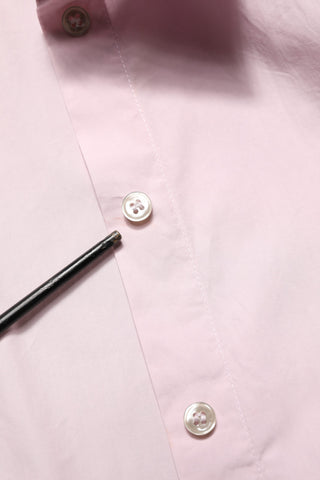 Hellrosa Baumwollbluse mit Kragen und Knöpfen