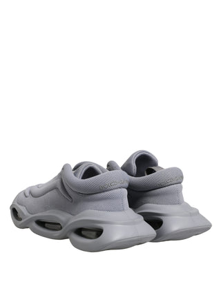 Graue Slip On Low Top Sneaker mit Wellenprofil