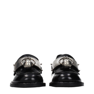 Schwarze Slip-On-Loafer aus Leder