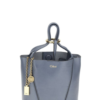 Schultertasche aus blauem Kalbsleder vom Bos Taurus