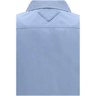 Blaues Baumwollhemd