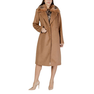 Poliéster beige falso