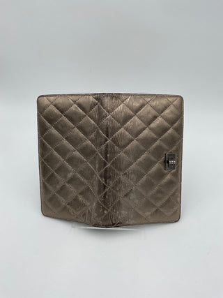 CHANEL Matèlassè Platinum Wallet