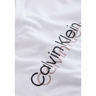 Weiße Sportbekleidung aus Baumwolle